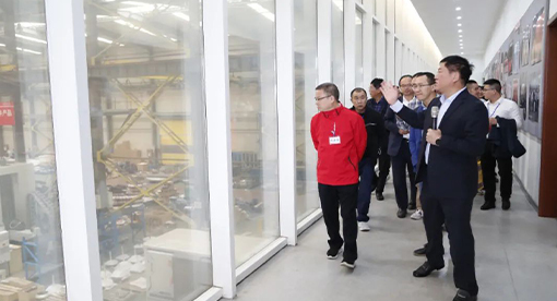 廣西省飼料工業代表參觀邁安德集團