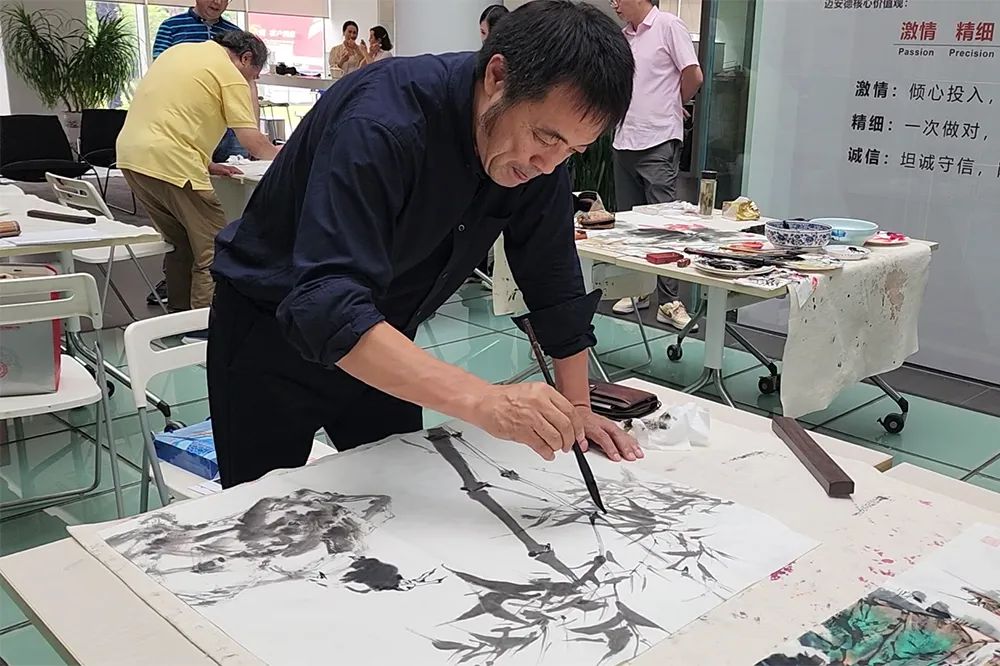 邗江政協藝術家慶賀邁安德二十耕耘